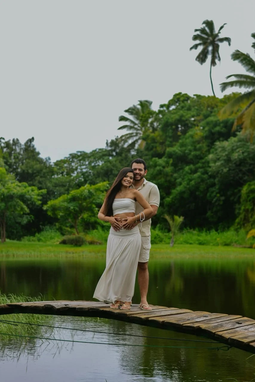 Ensaio de casal ao ar livre