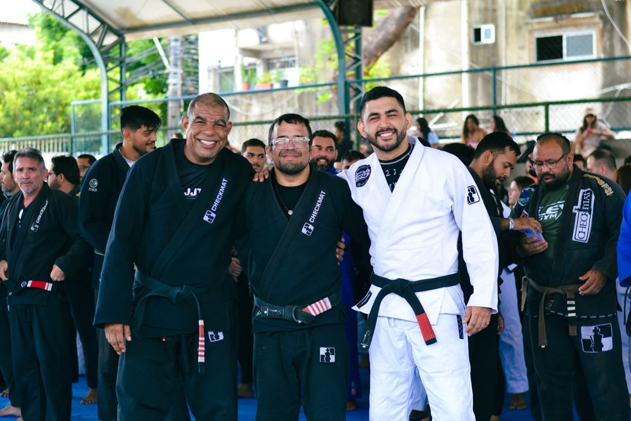 Atletas na graduação de jiu-jitsu